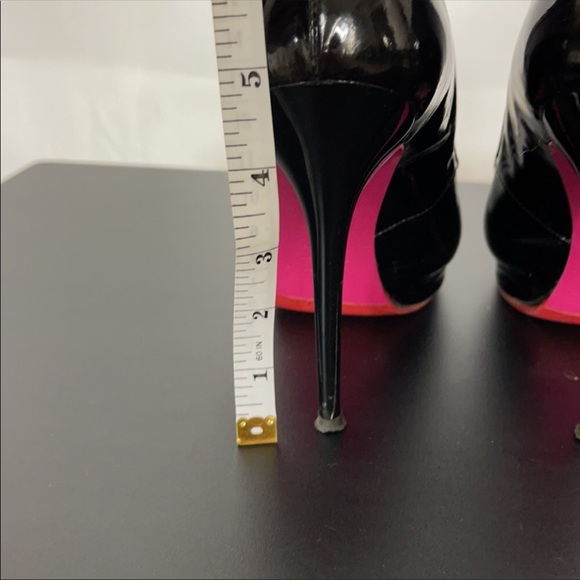 Gorgeous, authentic Alexander McQueen patent heels 38 - Picture 8 of 9